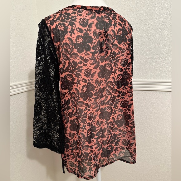 Miss Me Black Floral Lace Blouse Top Size: M - Picture 2 of 5